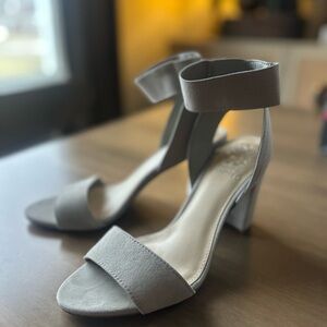 New Size 7.5 Grey Vince Camuto Citriana Heel
